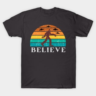 Bigfoot believe T-Shirt